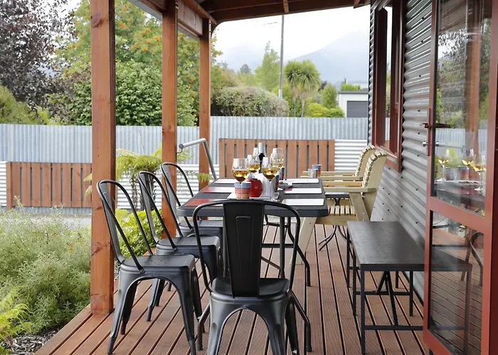 Mokonui Cottage - Te Anau Holiday Home